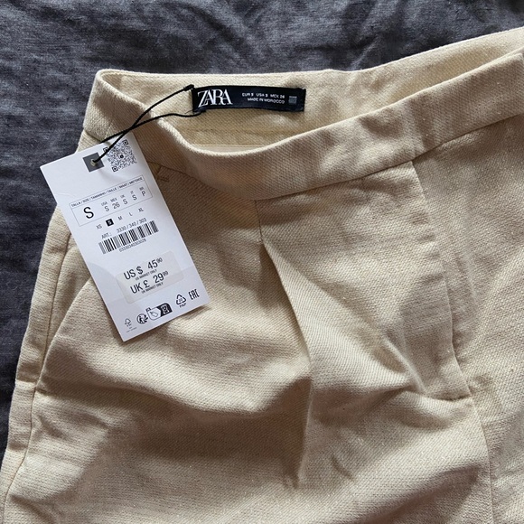 Zara high waisted linen shorts with gold thread - Picture 3 of 3